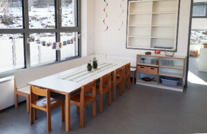 Kindergartenmöbel DECOR Stapelstuhl Kindertisch